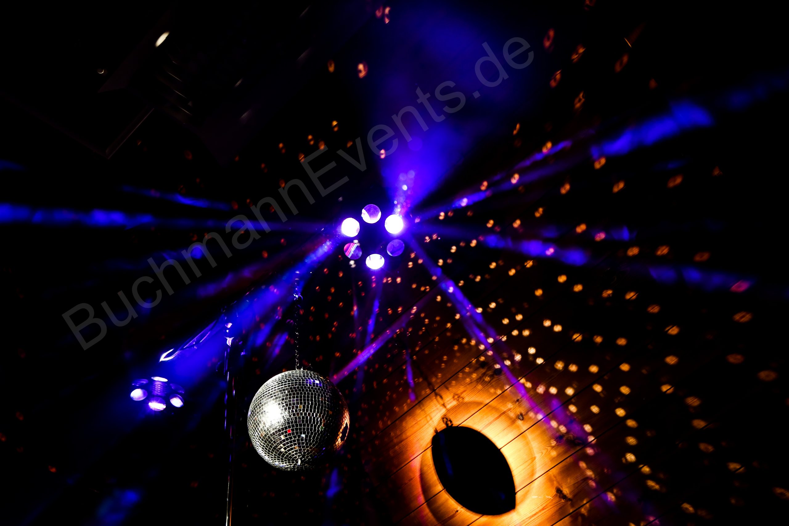 Discokugel & LED Effekt Buchmannevents DJ Frankfurt